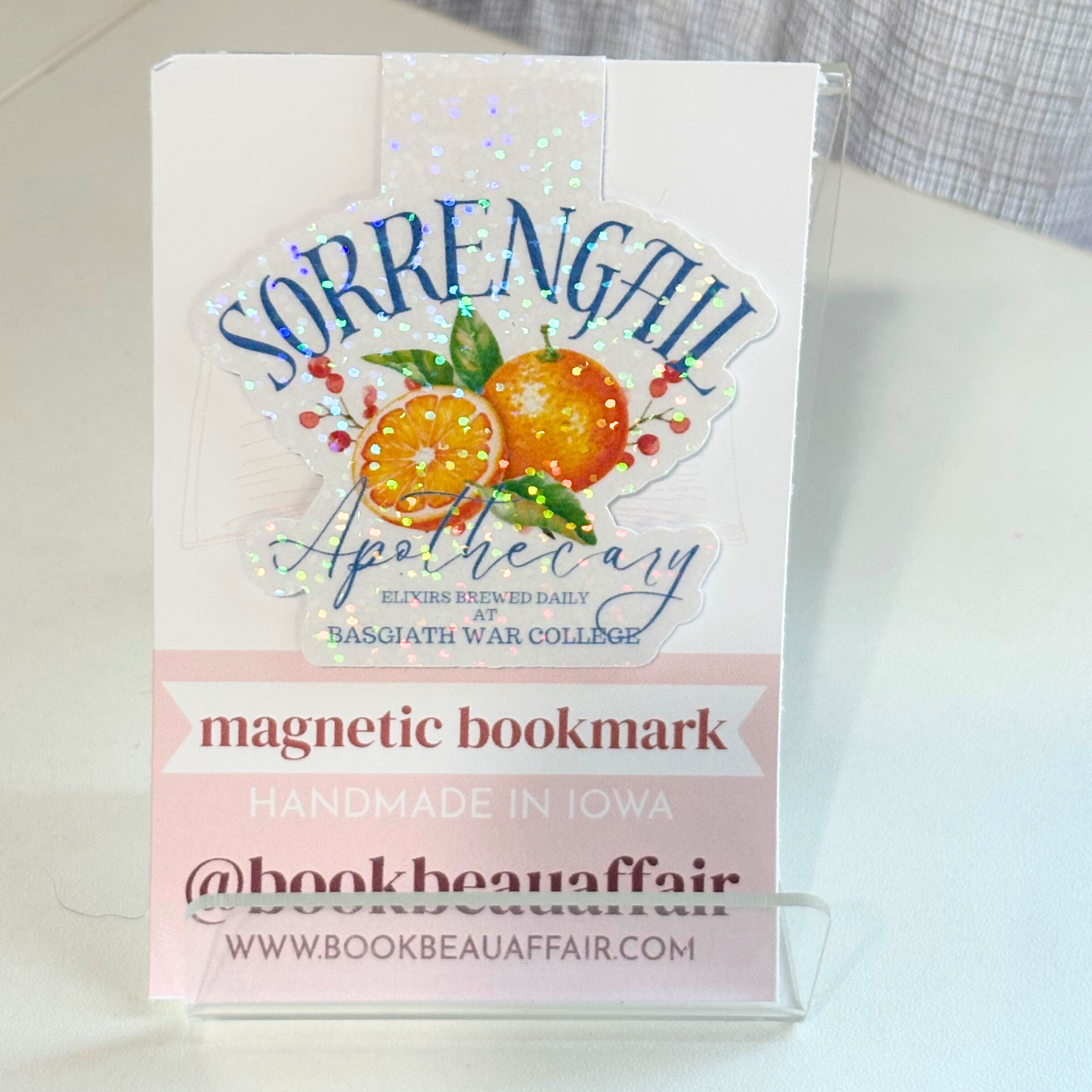 magnetic bookmark - sorrengail apothecary. elixirs brewed daily at basgiath war college